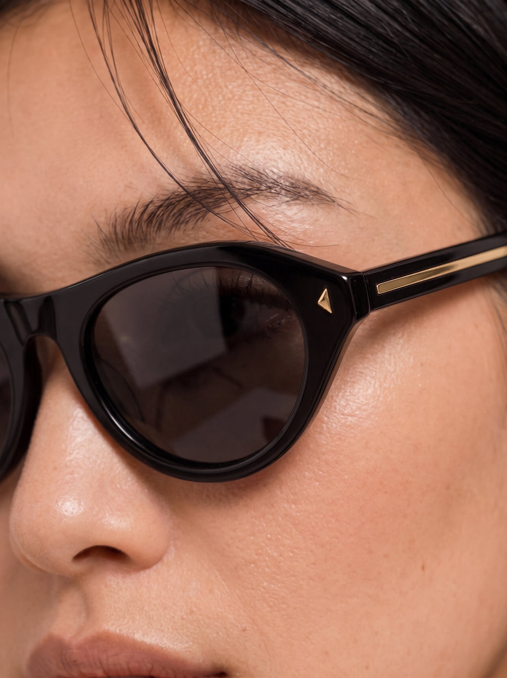 Mia - Black - Smoke Lens